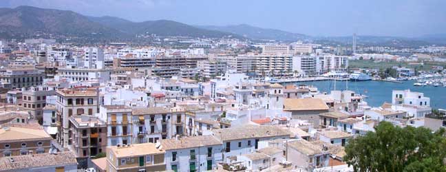 Ibiza - Curso en Ibiza en una escuela de idiomas para un estudiante Universitario