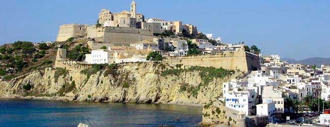 Ibiza - Curso en Ibiza en una escuela de idiomas para un profesional