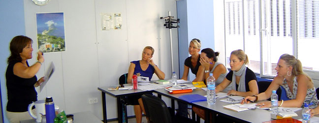 Instituto de Idiomas de Ibiza (III) para mayor de 50 años (Ibiza en España)