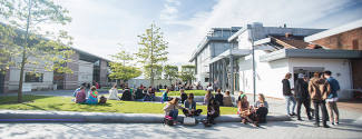 Programas de idiomas en campus en Inglaterra para un estudiante Universitario - AUB - Summer courses - Bournemouth