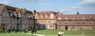 Viajes de idiomas en Inglaterra para un junior - Bradfield College - Reading